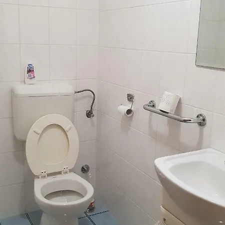 Apartma Sever *